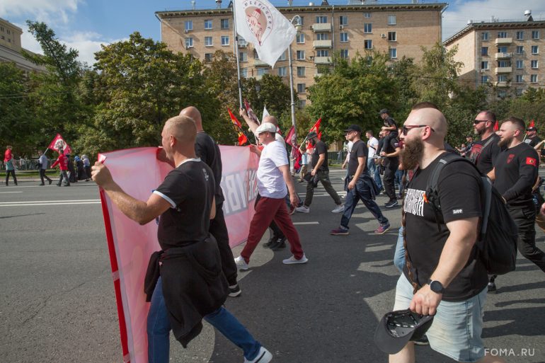 Более 40 000 человек прошли сегодня крестным ходом в честь празднования Собора Московских святых