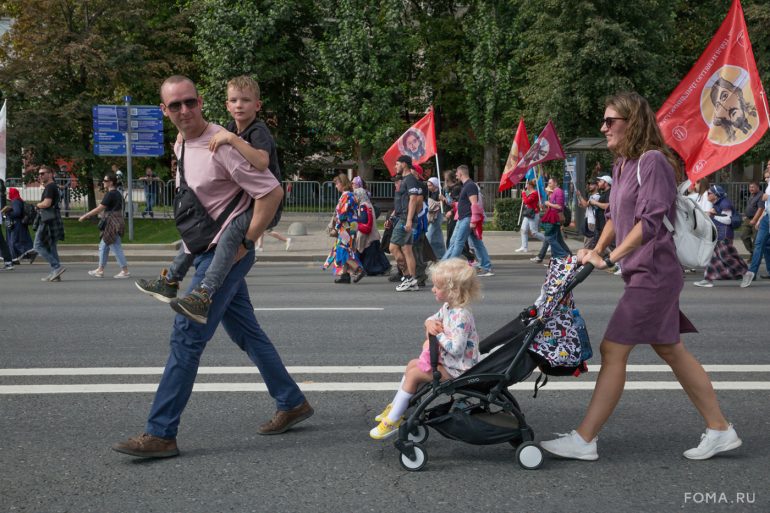 Более 40 000 человек прошли сегодня крестным ходом в честь празднования Собора Московских святых