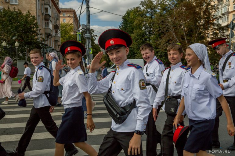 Более 40 000 человек прошли сегодня крестным ходом в честь празднования Собора Московских святых