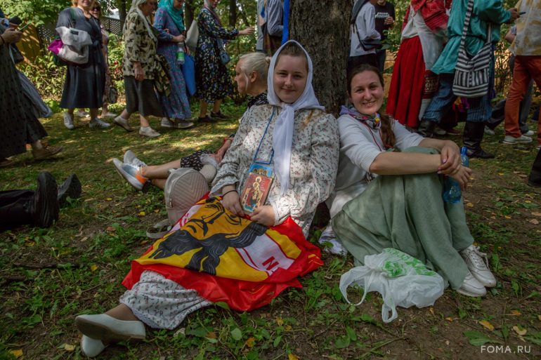 Более 40 000 человек прошли сегодня крестным ходом в честь празднования Собора Московских святых