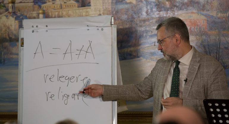 На открытии курса живых лекций Академии «Фома» Владимир Легойда рассказал о науке, искусстве и религии как способах позн...