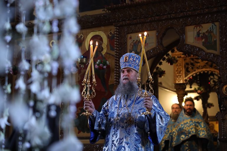 Настоятельницу Николо-Сольбинского монастыря, при котором действуют школа и колледж, удостоили знаковых наград