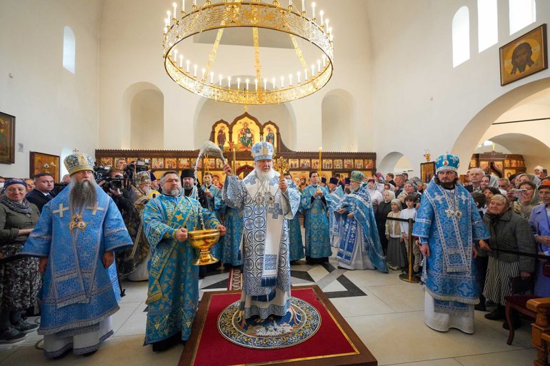 Патриарх Кирилл освятил в столичном районе Марьино храм в честь Петра и Февронии Муромских