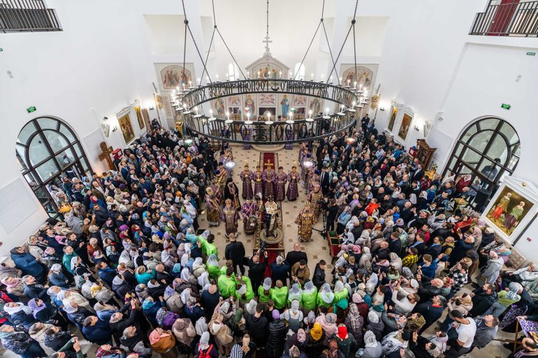 Патриарх Кирилл освятил в Гольянове храм преподобного Сергия Радонежского – Патриаршее подворье