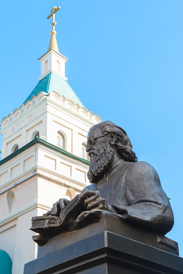Памятник святителю Луке Крымскому установили в петербургском монастыре, в котором он услышал призыв служить Богу и людям