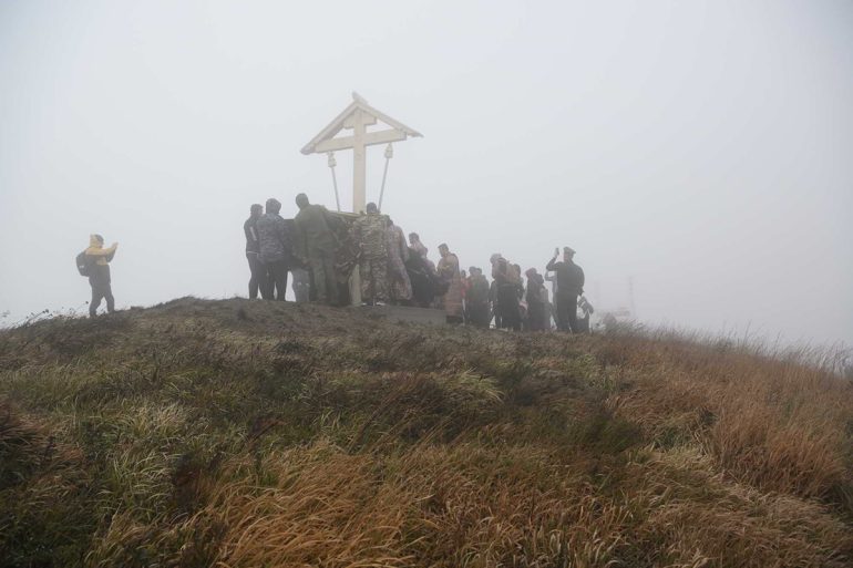 На месте сражений в 1942 году за Туапсе на высоте свыше тысячи метров установили поклонный крест