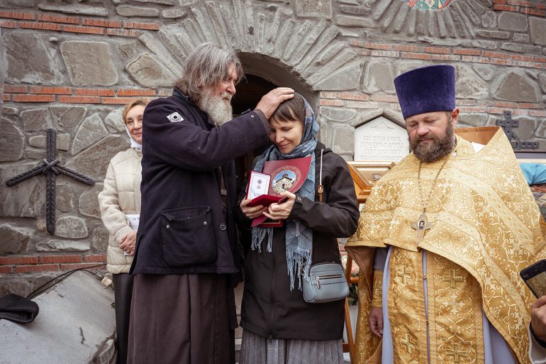 Первый в Центральной России храм святого Гавриила (Ургебадзе) освятили в деревне священника-путешественника Феодора Конюхова