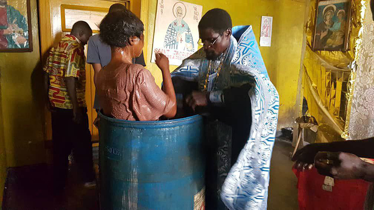 19 членов неканонической общины в ДР Конго перешли в православие