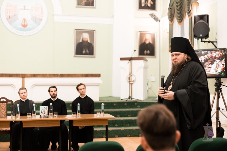 В Петербурге презентовали книгу о том, как футболист стал семинаристом