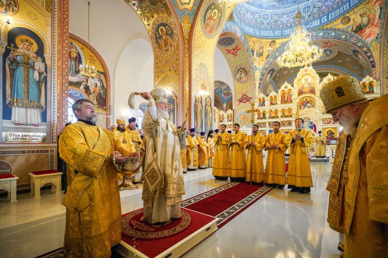 Патриарх Кирилл освятил восстановленный Свято-Троицкий храм XIX века в селе Саввино под Егорьевском