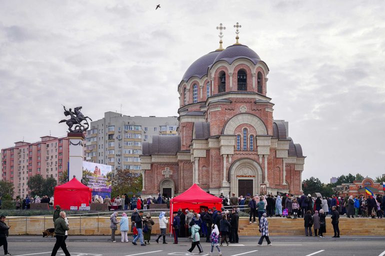 Патриарх Кирилл освятил в Ростове-на-Дону главный воинский храм Южного военного округа