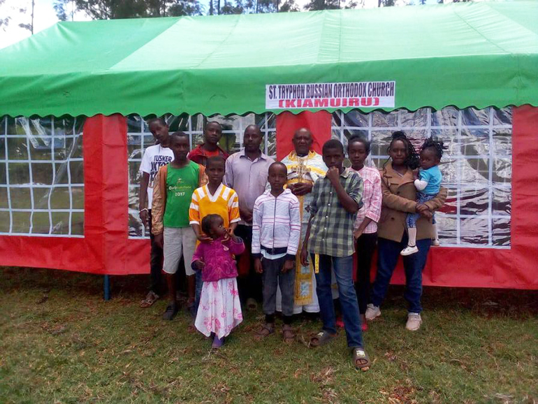Новому приходу Русской Православной Церкви в Кении купили тент для богослужений