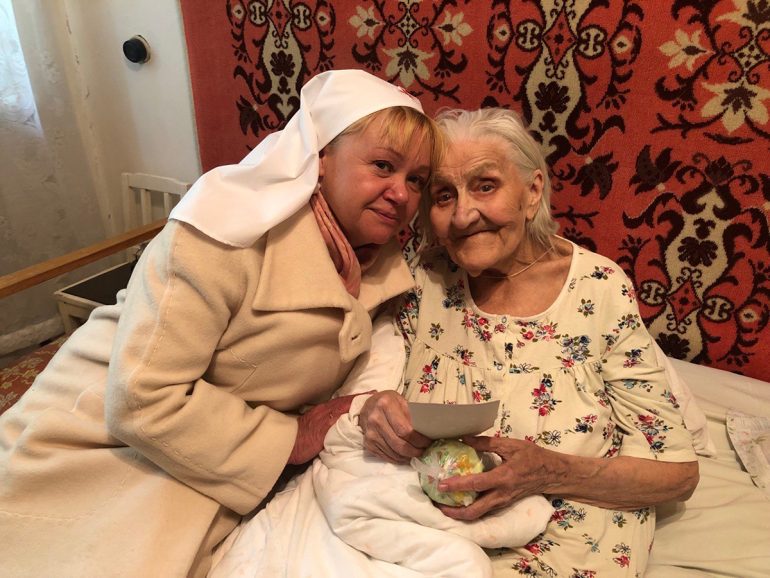 Священники и сестры милосердия Челябинской епархии посещают 33 больницы региона