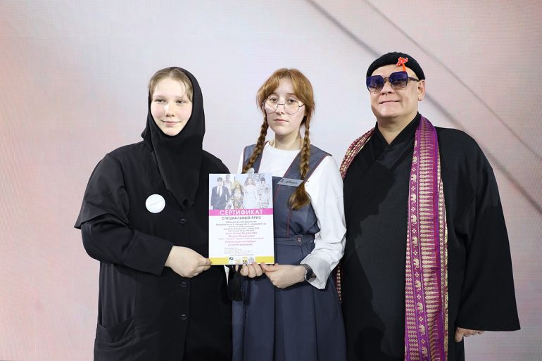 Студентки православного колледжа из Ярославской области получили спецпризы на международном фестивале моды