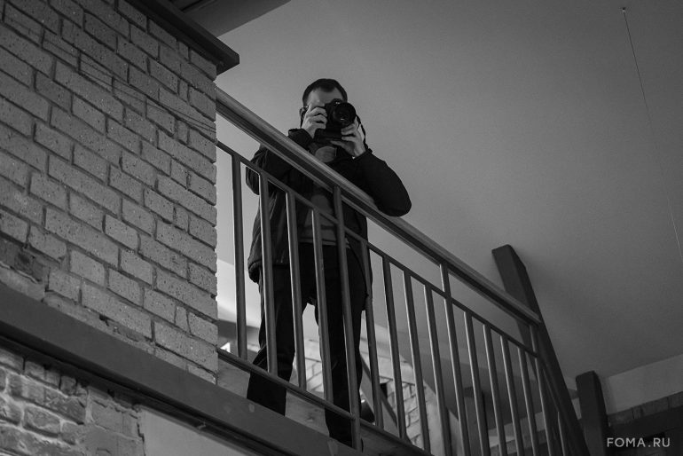 К юбилею фотографа журнала «Фома» Владимира Ештокина в Книжной палате в Черниговском открылась его авторская выставка