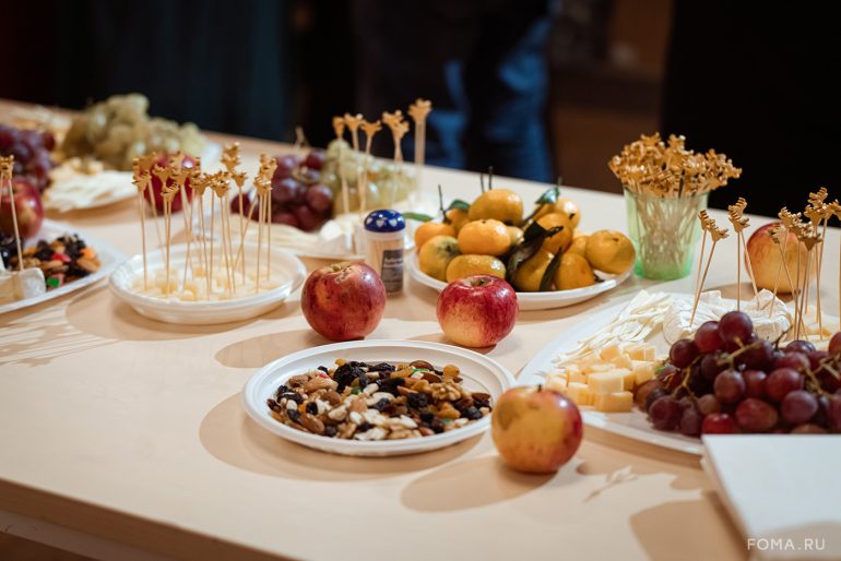 К юбилею фотографа журнала «Фома» Владимира Ештокина в Книжной палате в Черниговском открылась его авторская выставка