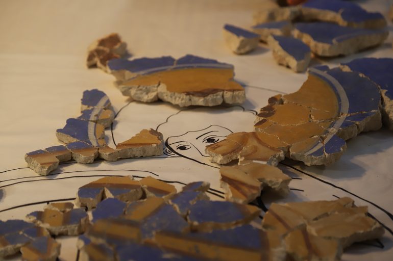 Уникальный образ колесования Георгия Победоносца нашли среди фрагментов фресок новгородские реставраторы