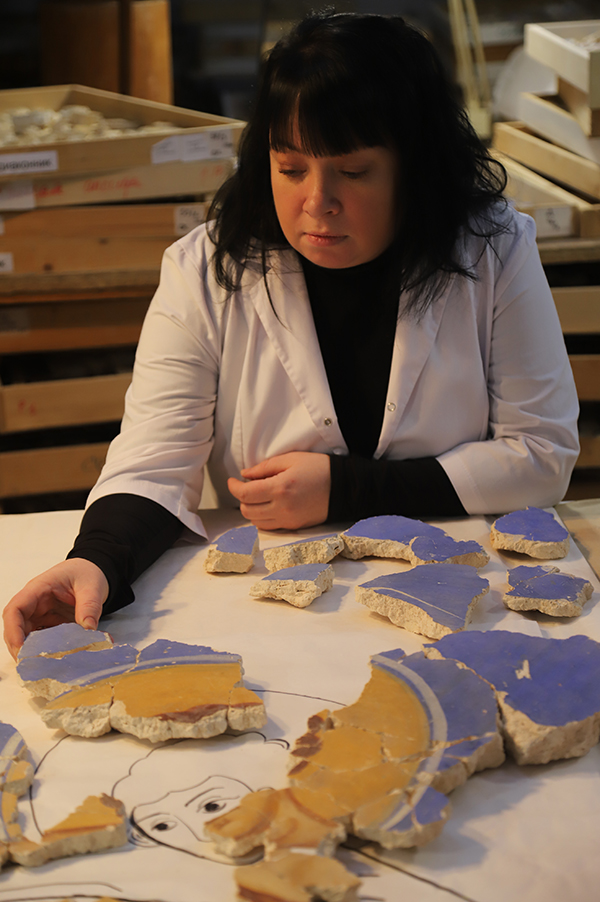 Уникальный образ колесования Георгия Победоносца нашли среди фрагментов фресок новгородские реставраторы