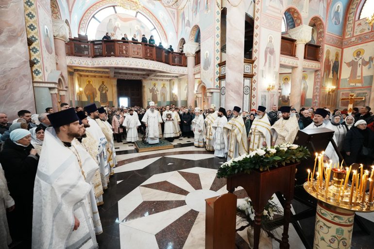 В Самаре прошел самый массовый в истории региона крестный ход в честь архангела Михаила
