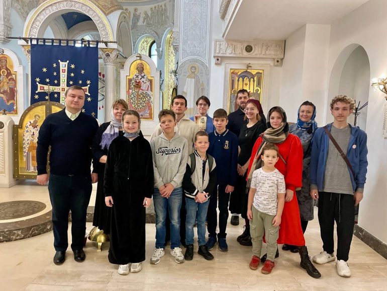 Школьники выбирают воскресенье для общения с Богом