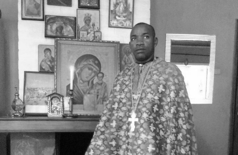 В Африке два русских прихода в один день лишились настоятелей: один священник погиб в ДТП, другой – скончался после болезни