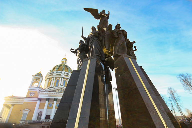 Первый в России памятник Собору Архистратига Михаила открыли в Челябинске