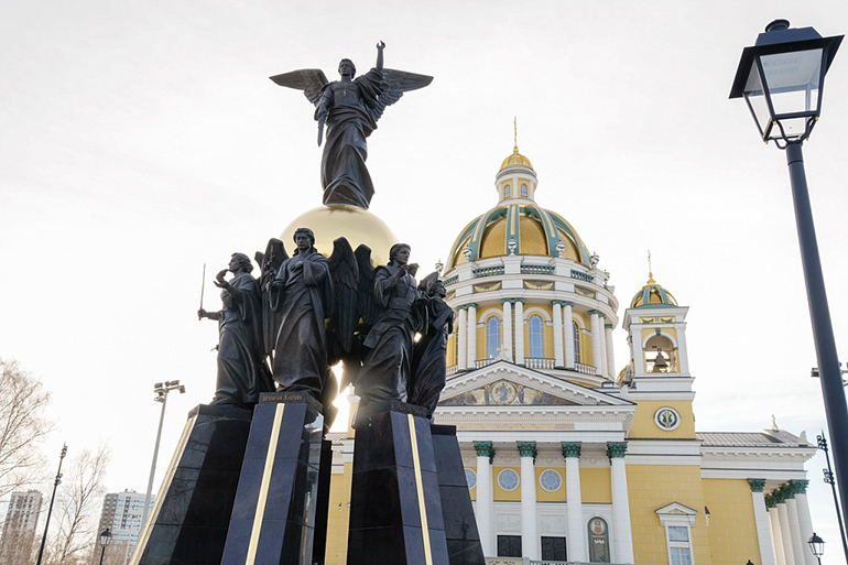 Первый в России памятник Собору Архистратига Михаила открыли в Челябинске