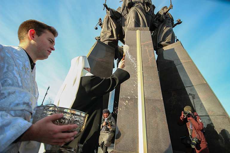 Первый в России памятник Собору Архистратига Михаила открыли в Челябинске