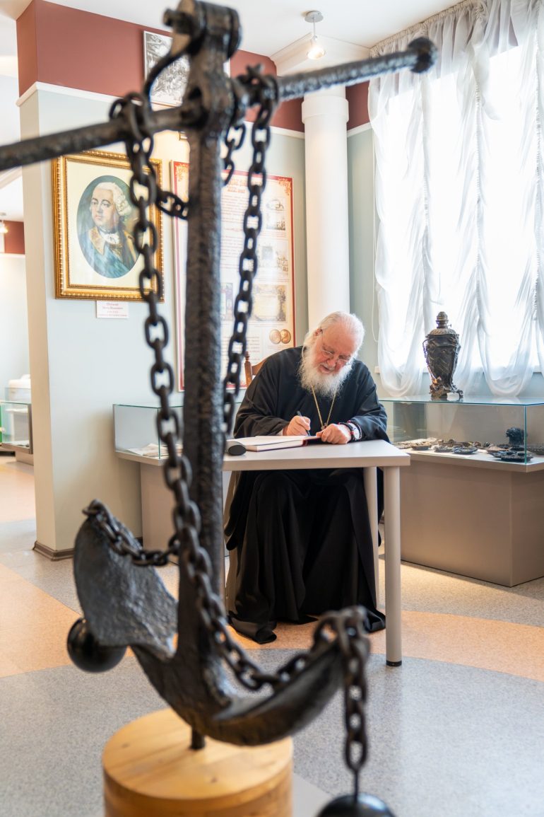 Ко дню интронизации: фотолента служения Патриарха Московского и всея Руси Кирилла за 2025 год