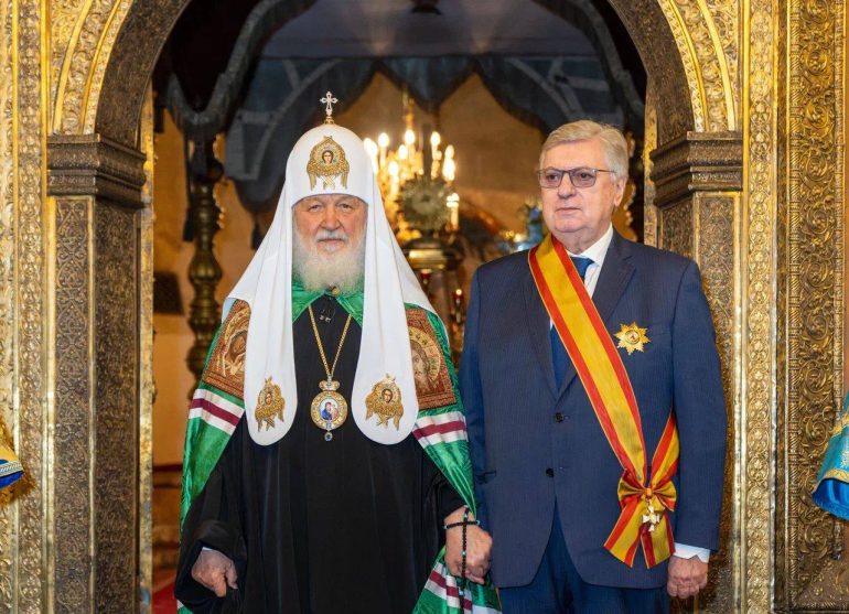 Председатель редакционного совета журнала «Фома» Анатолий Торкунов награжден орденом Даниила Московского