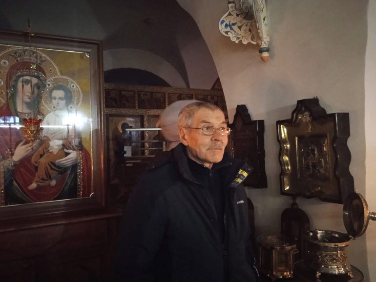 Подопечным приюта «Теплый прием» помогли впервые посетить Введенский Владычный монастырь в Серпухове