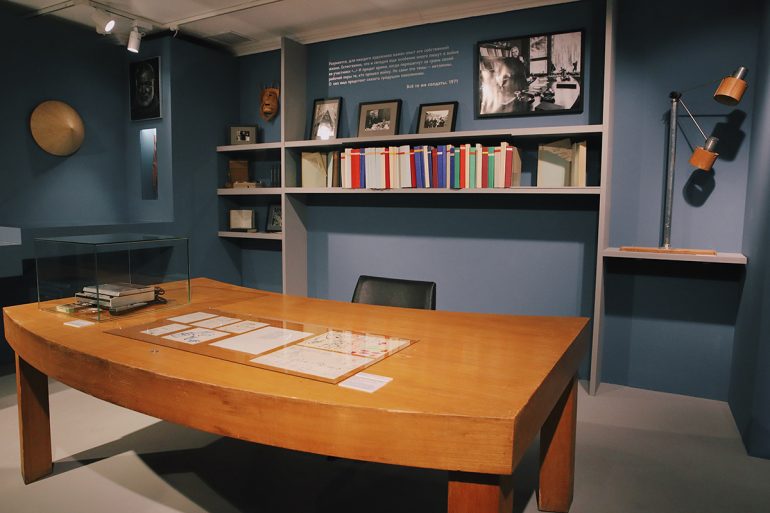 Возвращение Константина Симонова: в Литературном музее открылась уникальная выставка к 110-летию классика военной прозы и поэзии