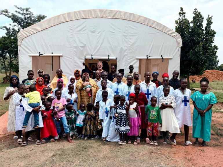 В Уганде в православие крестили 32 человека