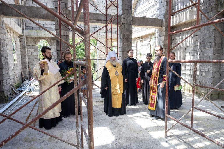 Совершен молебен в строящемся русском храме апостола Фомы на Филиппинах