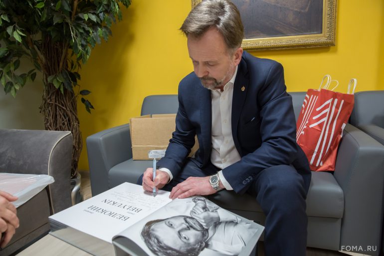 Может ли художник творить без веры? Парсуна художника Дмитрия Белюкина