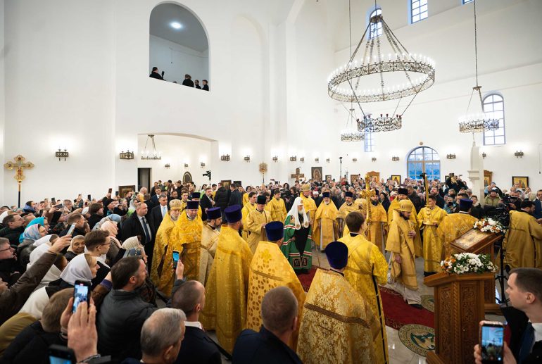 Патриарх Кирилл освятил в столичном районе Зябликово храм в честь Похвалы Пресвятой Богородицы