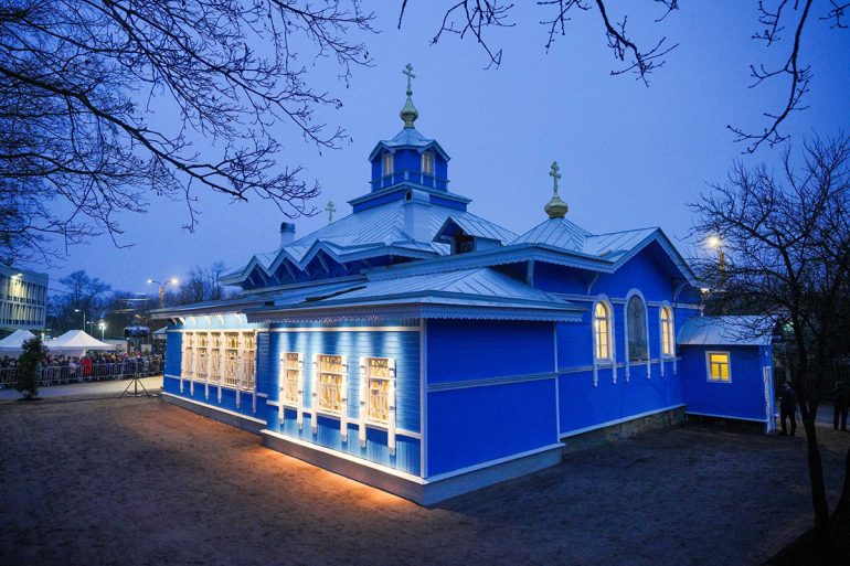 Патриарх Кирилл освятил отреставрированный храм, в котором в советское время служил его отец