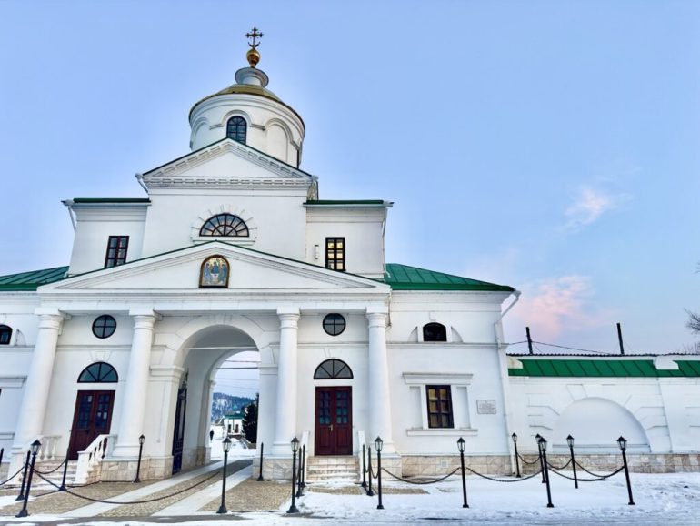 Русская казенщина и русская святость: кто кого? История Иннокентия Иркутского