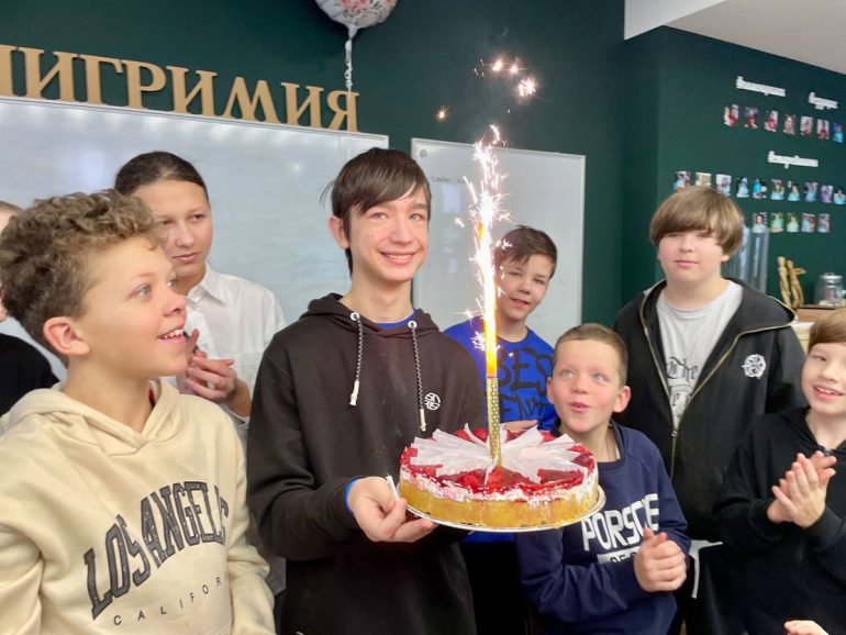 Юные участники клуба «Пилигримия» Данилова монастыря разобрали Евангелие и поразмышляли о вечной жизни