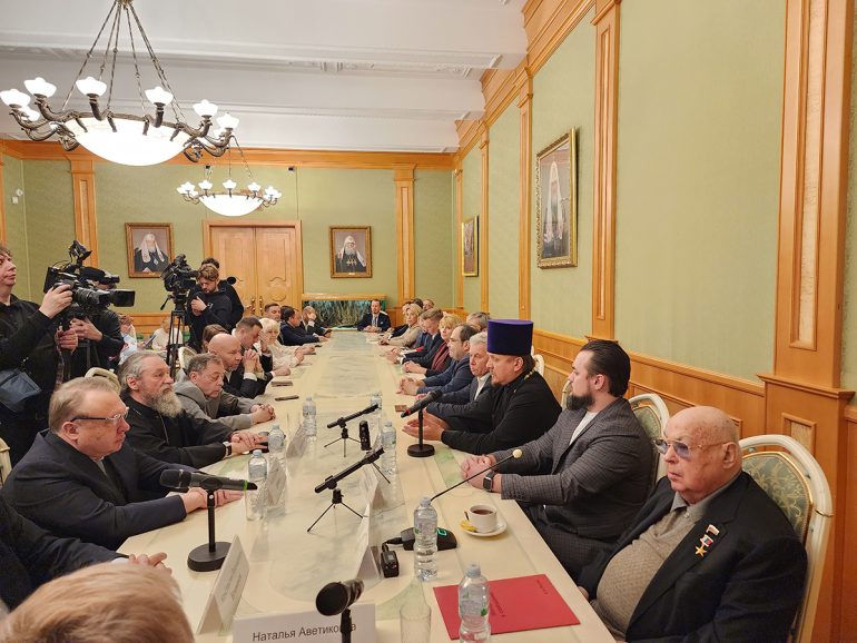 «Продолжение точно будет»: о результатах 15 лет работы «Программы 200» наглядно рассказали в альбоме-двухтомнике