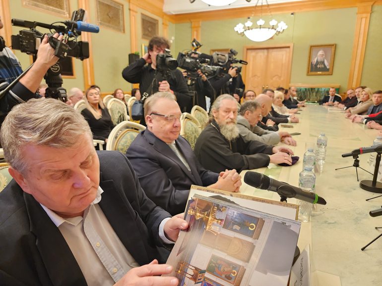 «Продолжение точно будет»: о результатах 15 лет работы «Программы 200» наглядно рассказали в альбоме-двухтомнике