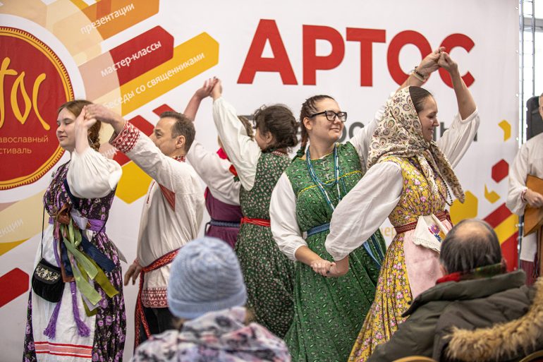 Мы «залипаем» вместо того, чтобы жить. Директор фестиваля «Артос» о синдроме напрасно прожитого дня