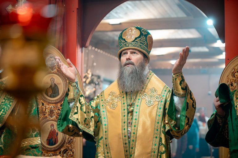В день памяти преподобного Серафима Саровского состоялось архиерейское богослужение на Патриаршем подворье в Рассказовке