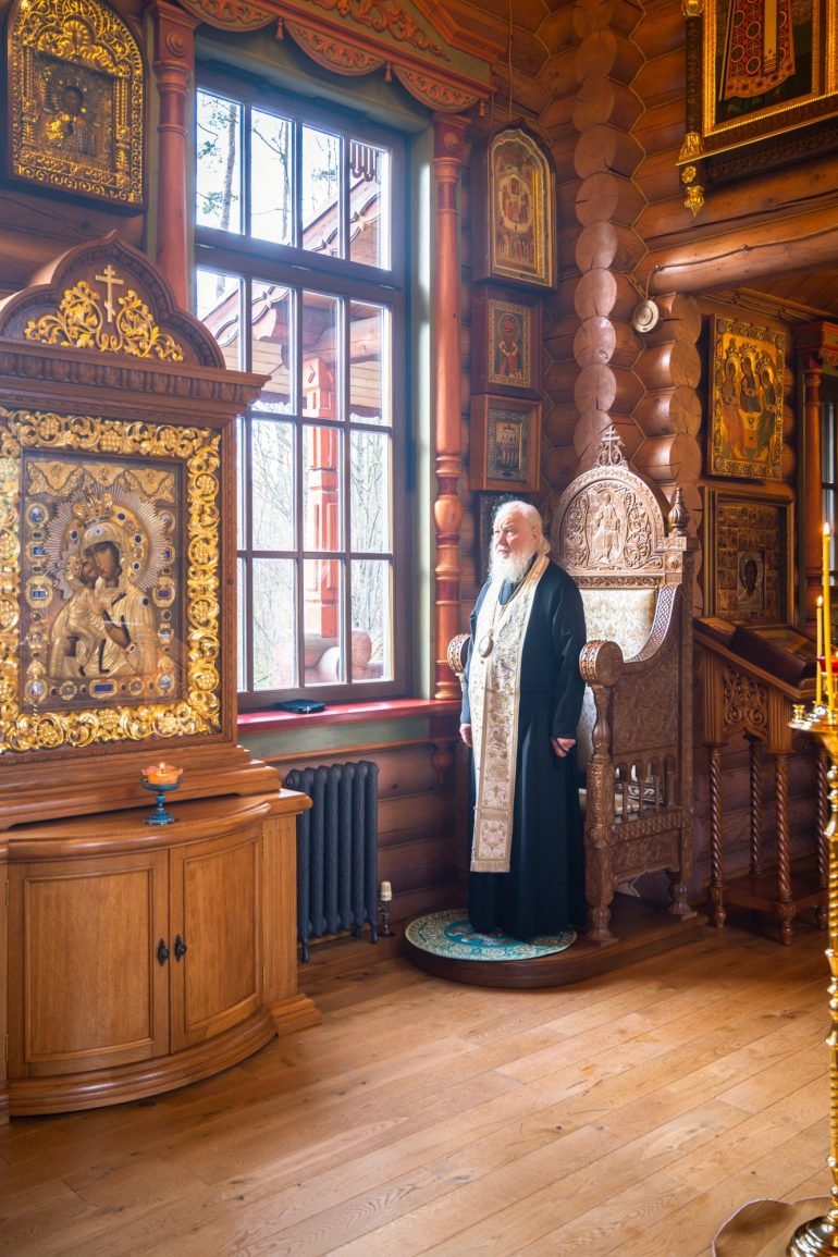 Ко дню интронизации: фотолента служения Патриарха Московского и всея Руси Кирилла за 2025 год