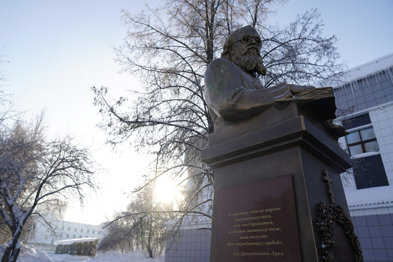 В Кузбассе открыли памятник святителю Луке Крымскому
