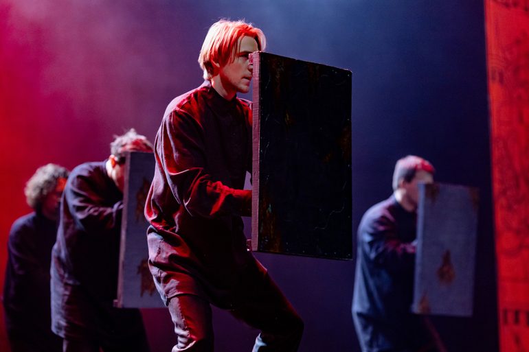 К 545-летию Стояния на Угре в Москве представили спектакль «Царь и Бог»