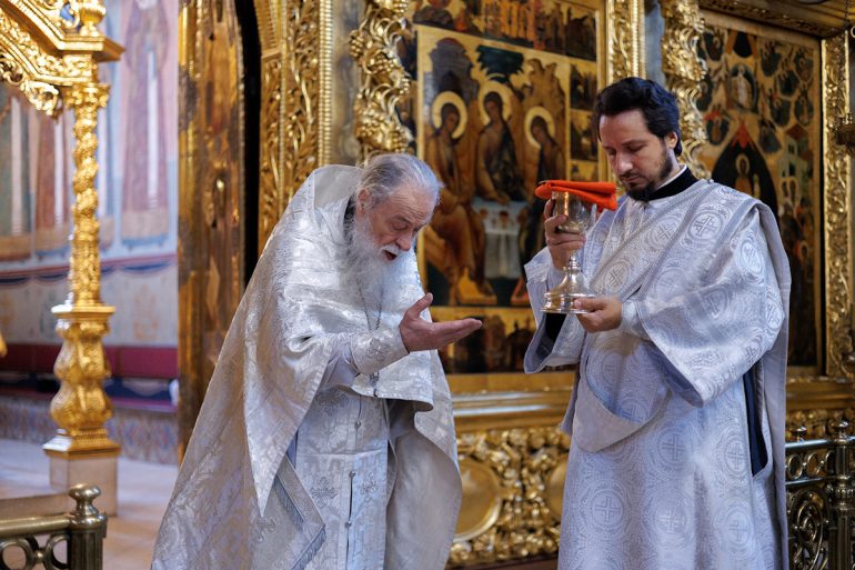 Как правильно провести вселенскую родительскую субботу?