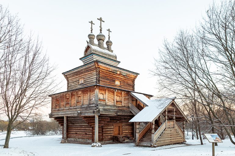 В честь своего дня рождения музей-заповедник «Коломенское» пригласил посетить выставку и почитать двухтомник