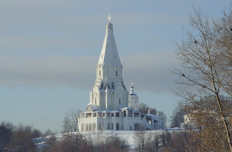 В честь своего дня рождения музей-заповедник «Коломенское» пригласил посетить выставку и почитать двухтомник