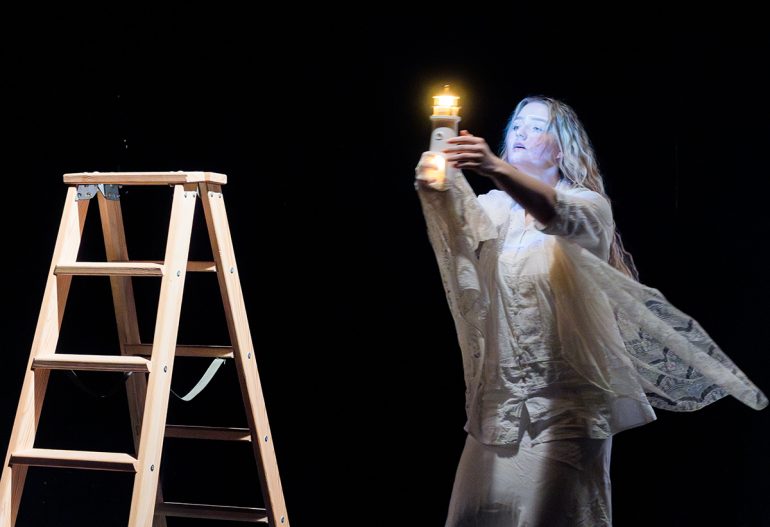 «Друг всегда рядом»: исполнился год уникальному спектаклю о клоунах, которые не дают грустить пациентам больниц